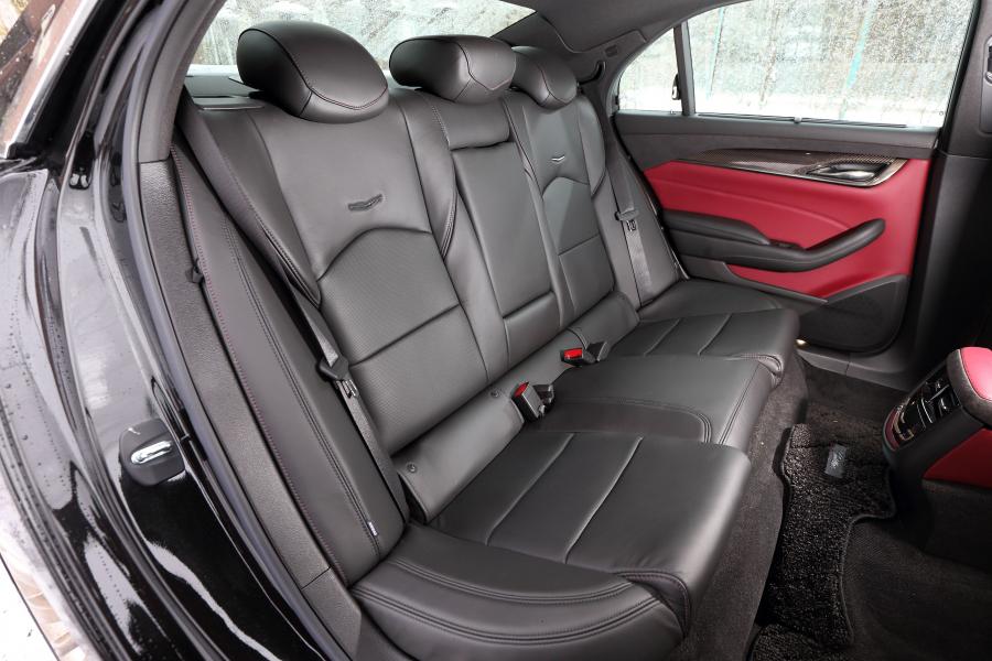  Cadillac CTS 2015 года  (JP) (фото 10 из 13)